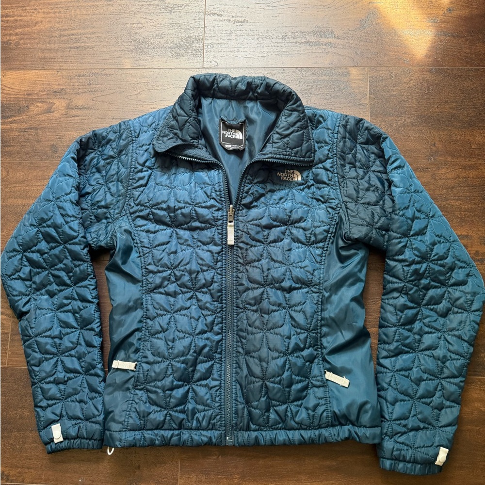 The North Face Blue Ski Jacket for Ultimate Winter Performance